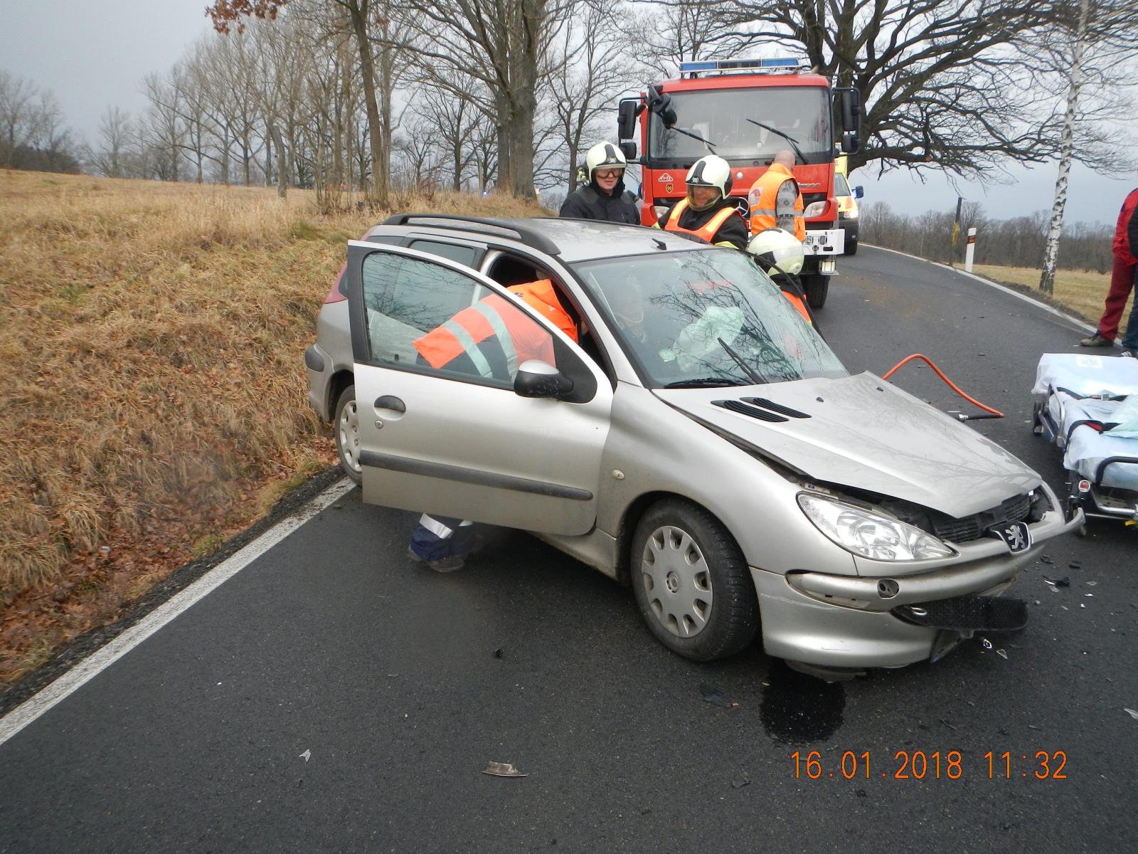 Dopravní nehoda OA a NA, Hlinov - 16. 1. 2018 (2).JPG