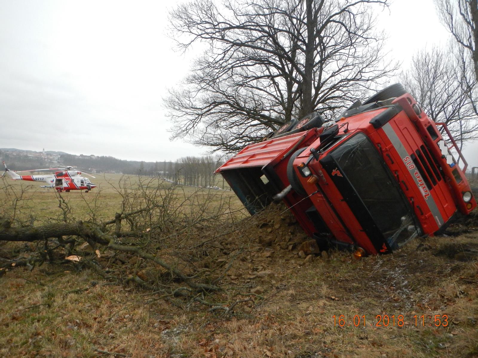 Dopravní nehoda OA a NA, Hlinov - 16. 1. 2018 (5).JPG