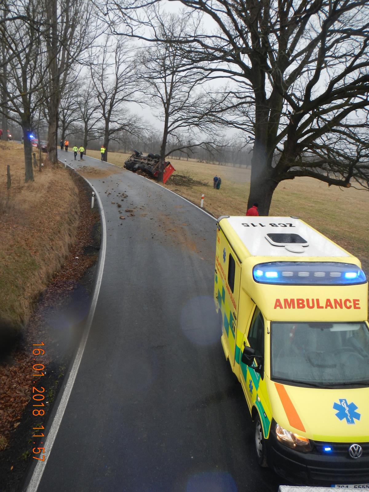 Dopravní nehoda OA a NA, Hlinov - 16. 1. 2018 (7).JPG