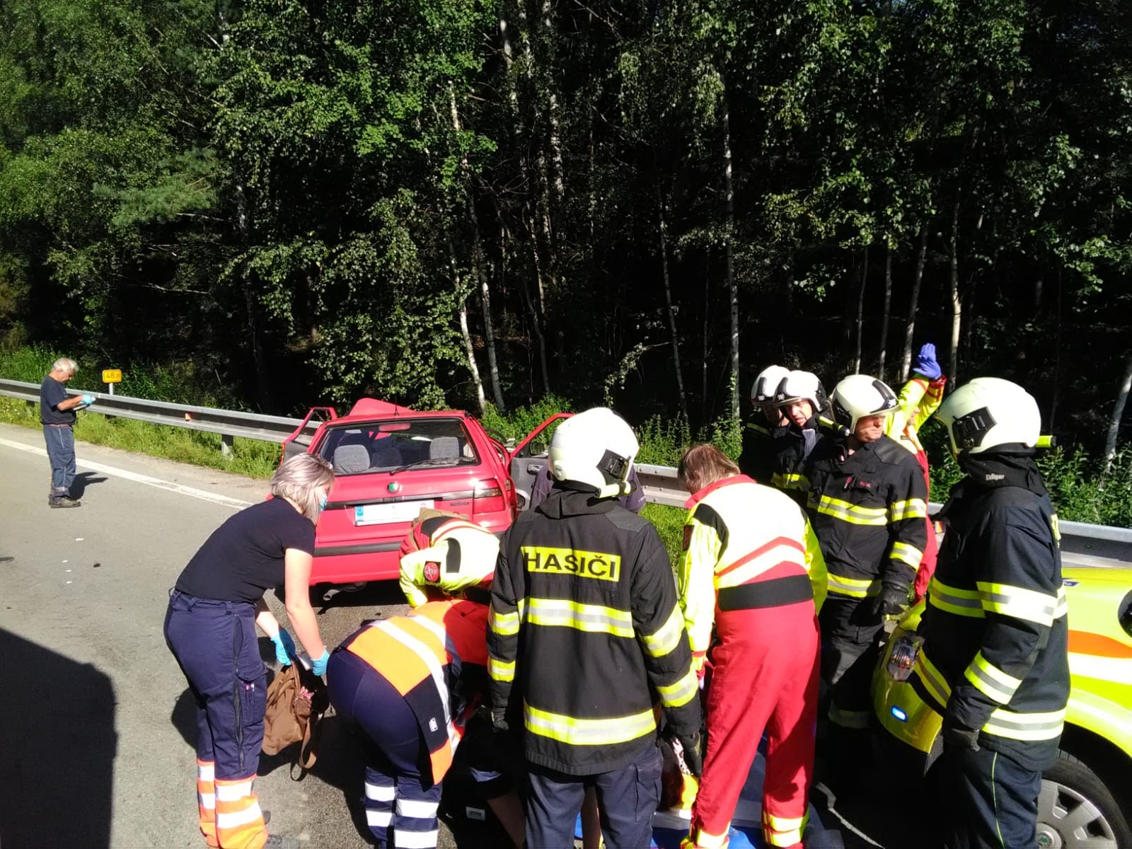 Dopravní nehoda OA a NA, Jindřichův Hradec - 30. 7. 2020 (1).jpg