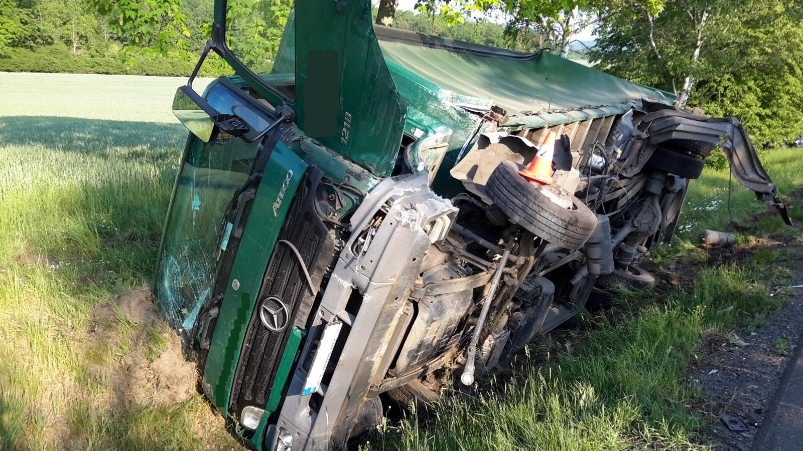 Dopravní nehoda OA a NA, Selibov - 11. 5. 2018 (3).jpg