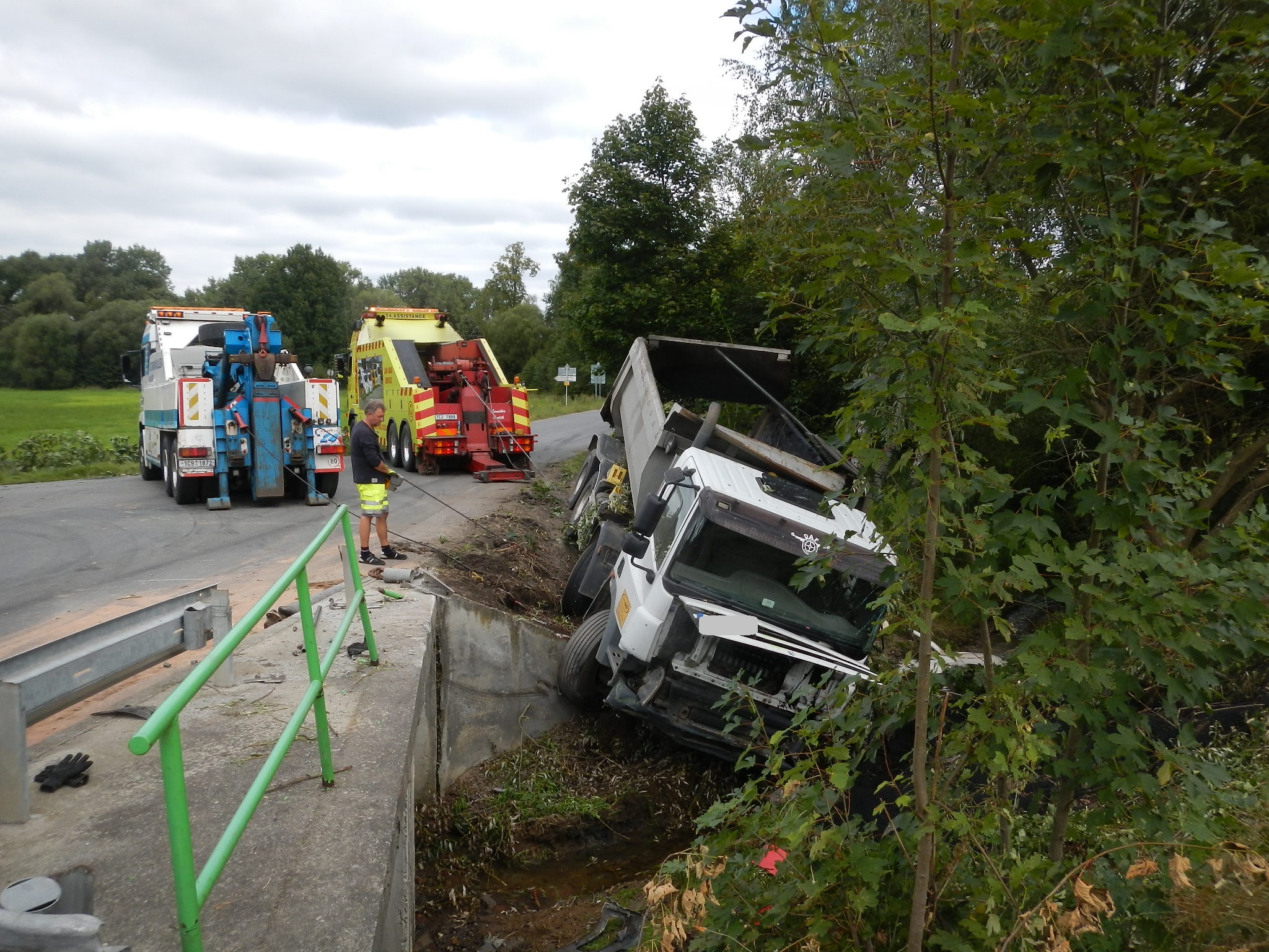 Dopravní nehoda OA a NA, Soběslav - 23. 8. 2016 (11).JPG