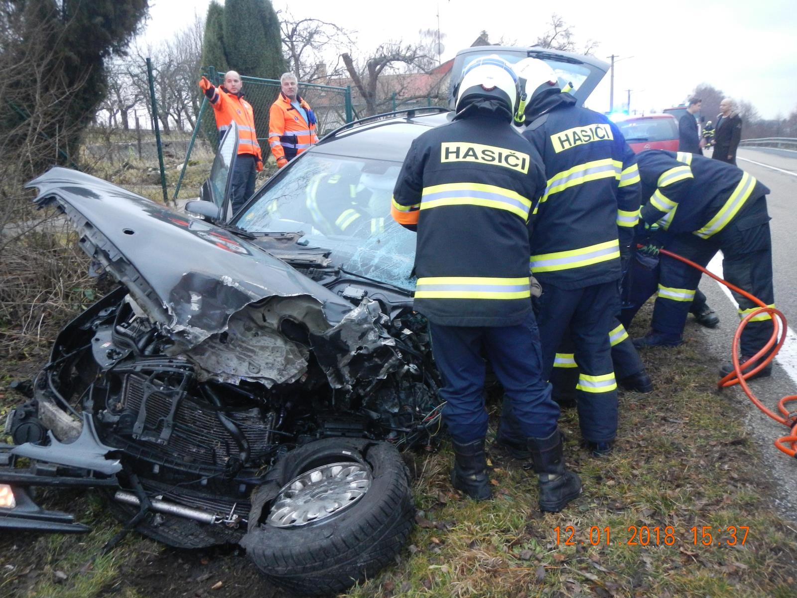 Dopravní nehoda OA a NA, Sudoměřice u Tábora - 12. 1. 2018 (1).JPG