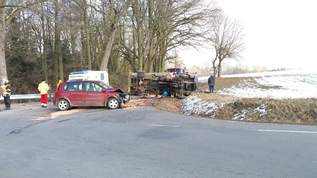 Dopravní nehoda OA a NA, Závišín - 24. 2. 2018 (1).jpeg