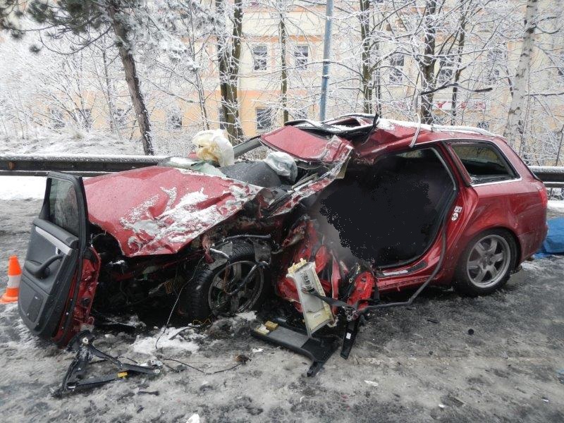 Dopravní nehoda OA a kamión, Vimperk - 5. 3. 2021 (3).jpg