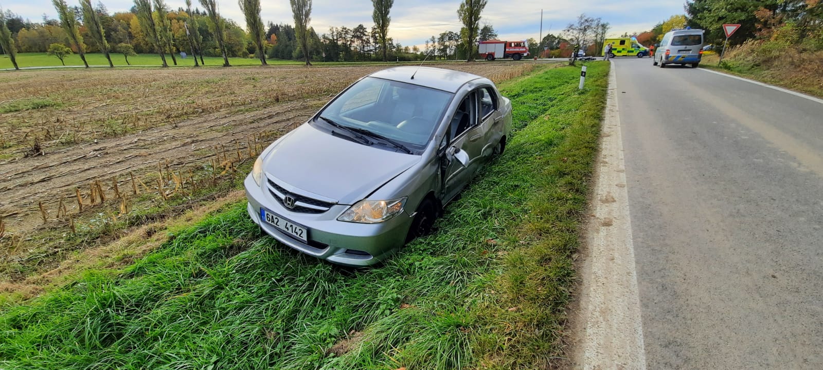 Dopravní nehoda OA a moto, Alenina Lhota - 20. 10. 2021 (6).jpg