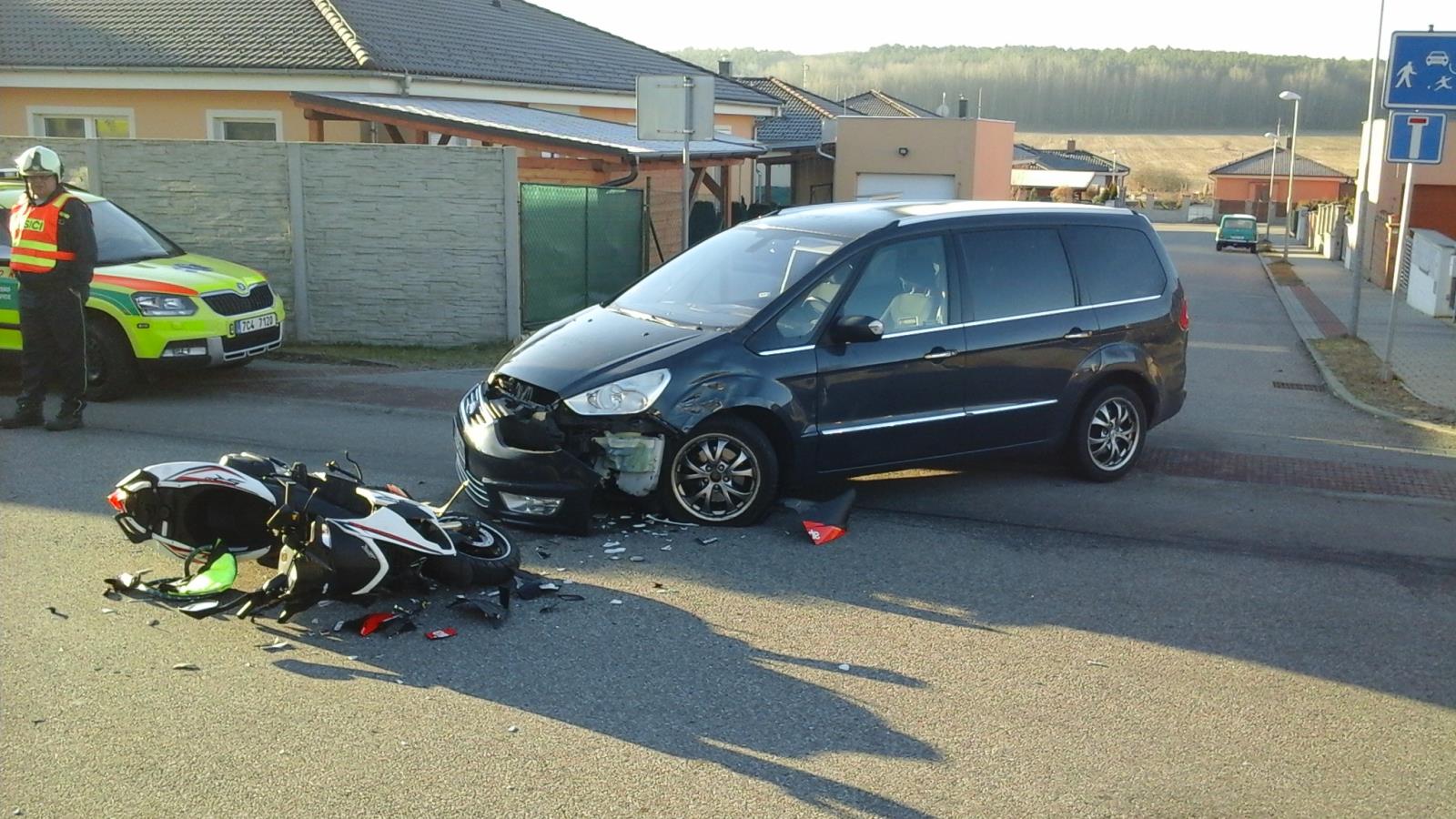 Dopravní nehoda OA a motorka, Mokré - 27. 2. 2017 (3).jpg