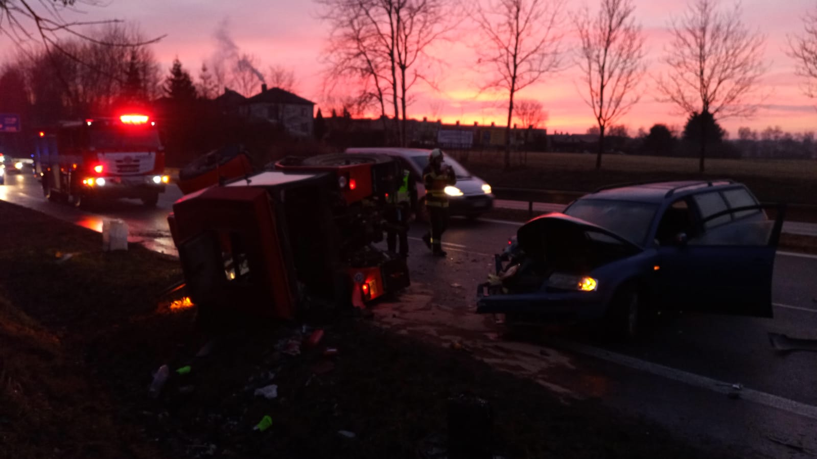 Dopravní nehoda OA a traktor, Třeboň - 17. 12. 2021 (5).jpg
