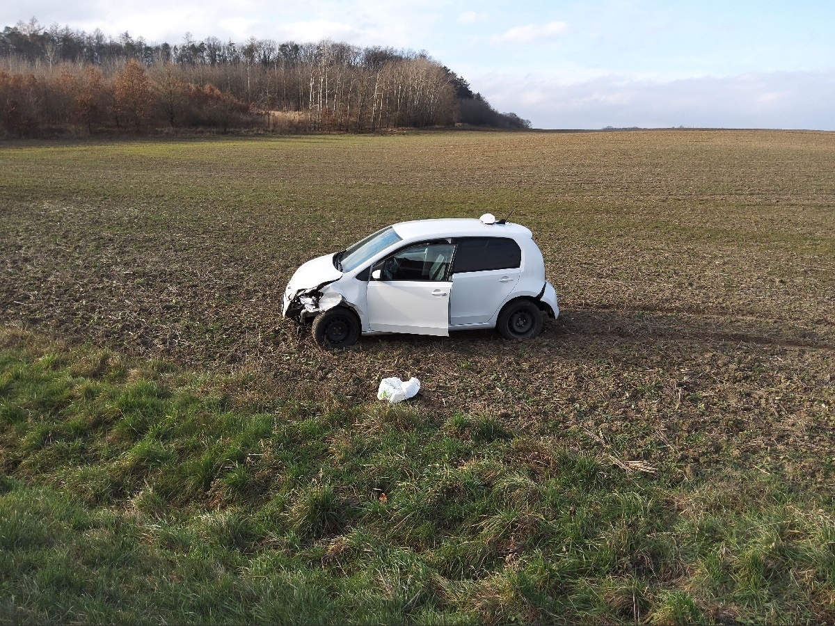 Dopravní nehoda Rohovládova Bělá1 11.12.2020.jpg