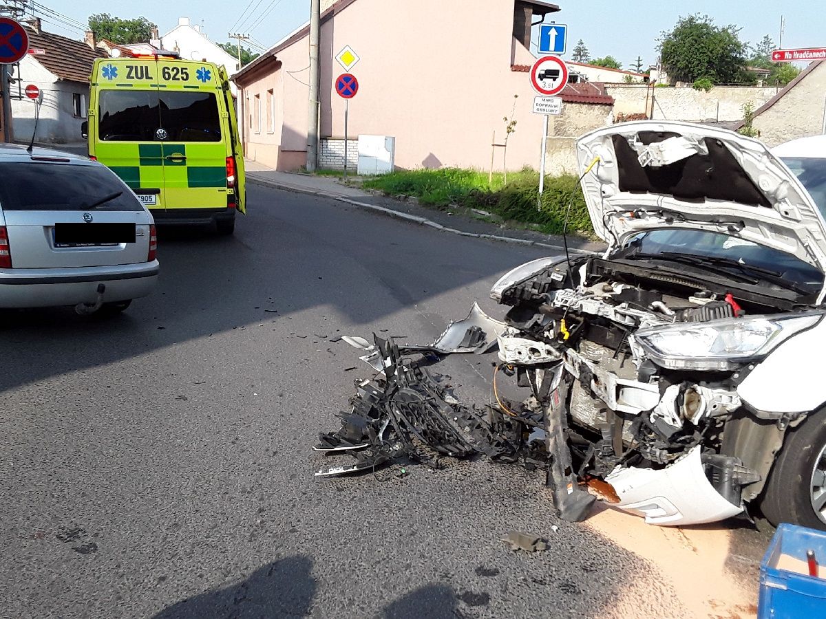 Dopravní nehoda Roudnice (2).jpg