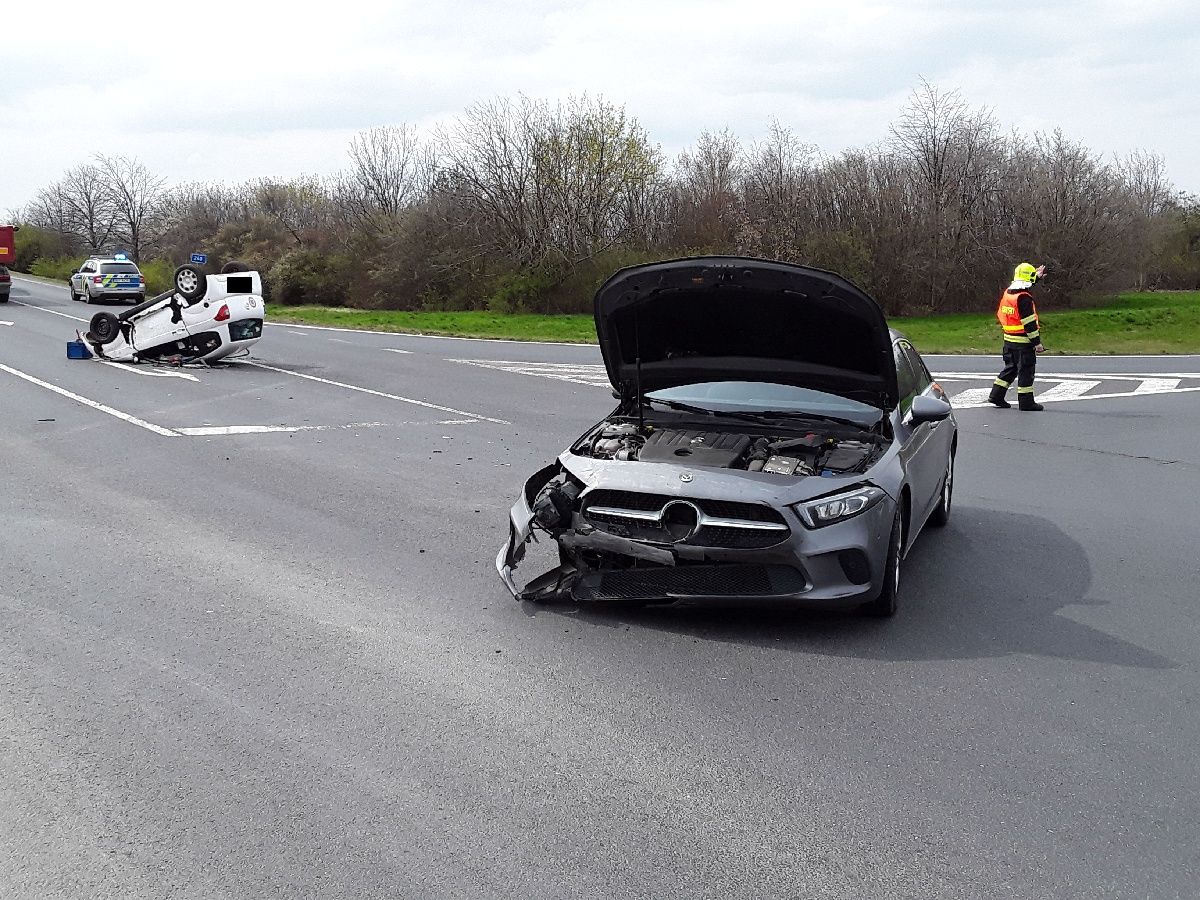 Dopravní nehoda Roudnice nad Labem (1).jpg
