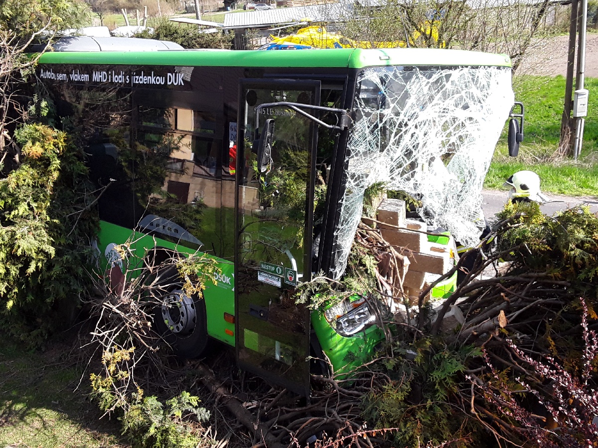 Dopravní nehoda autobusu (4).jpg