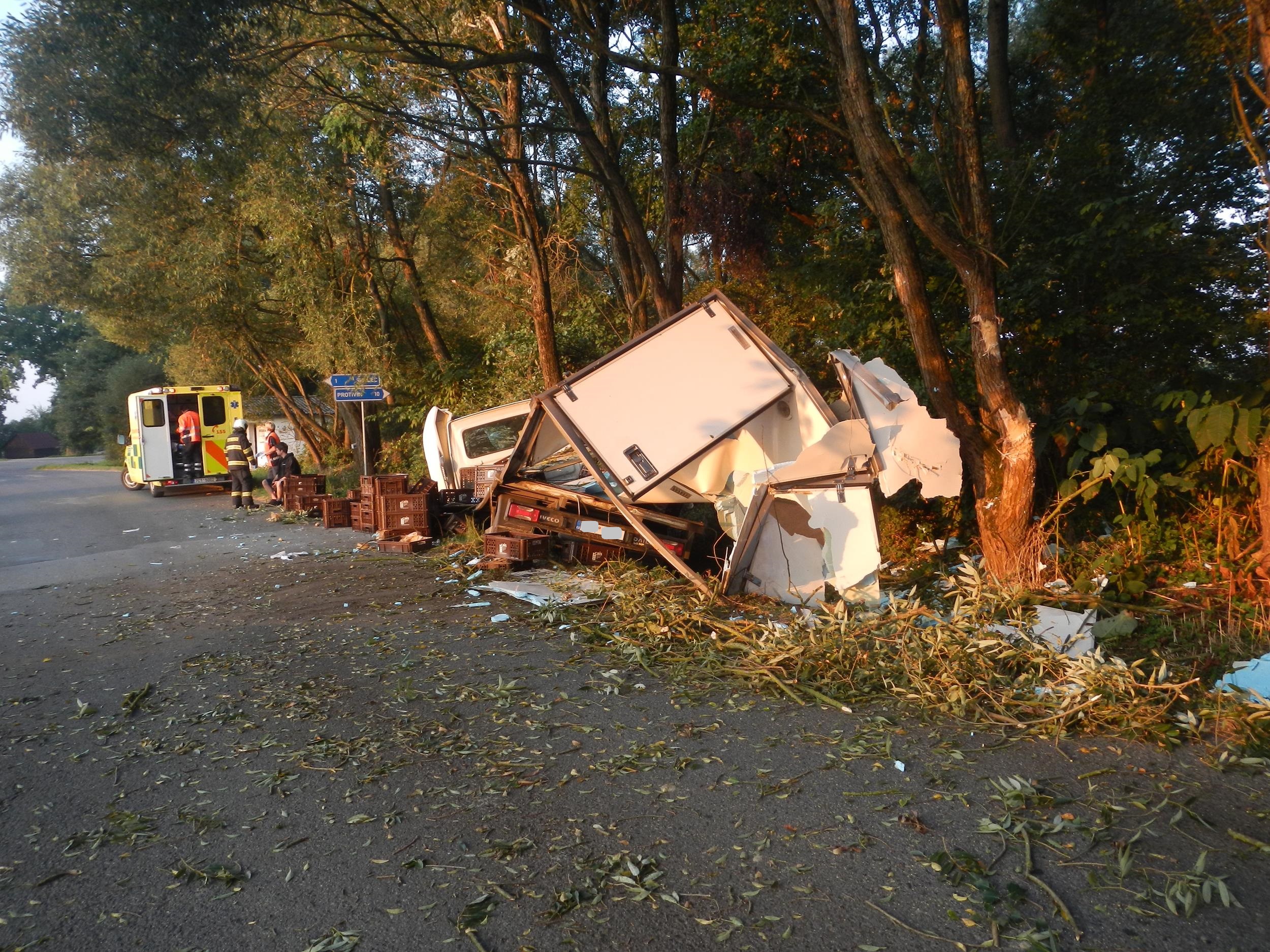 Dopravní nehoda dodávky, Lhota pod Horami - 14. 9. 2016 (1).JPG