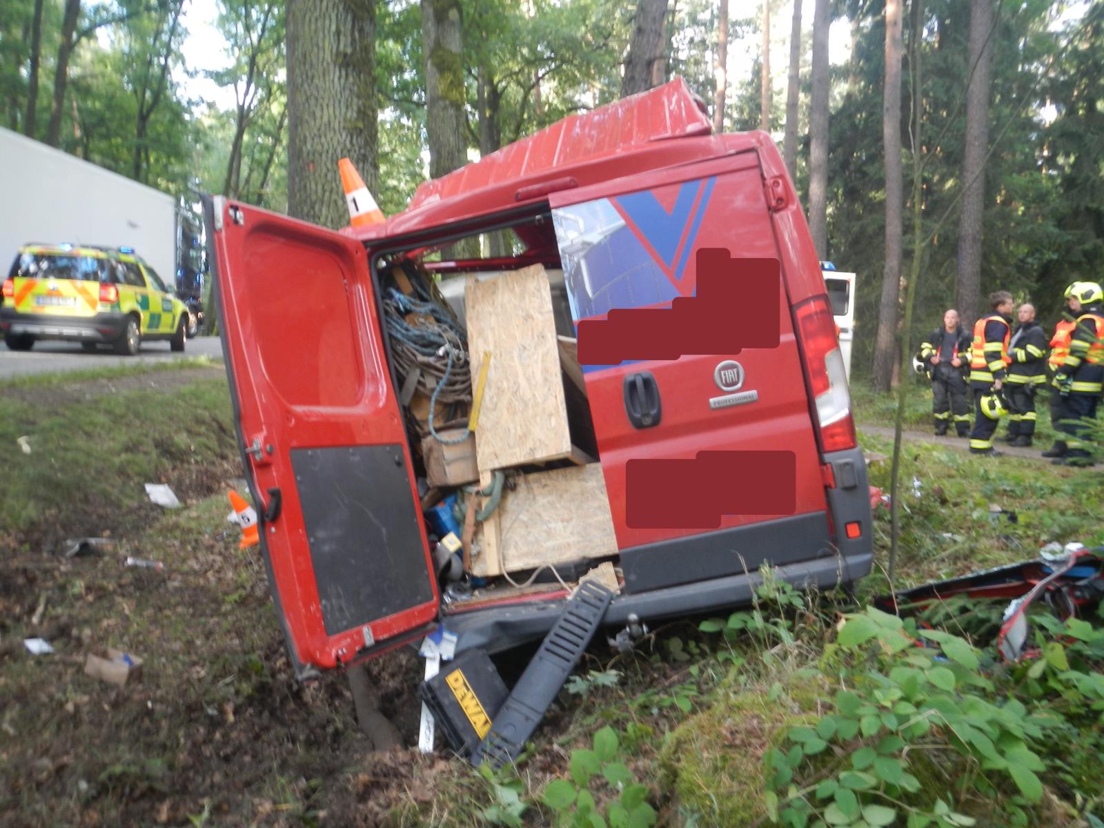 Dopravní nehoda dodávky, Třeboň - 31. 7. 2017 (2).JPG