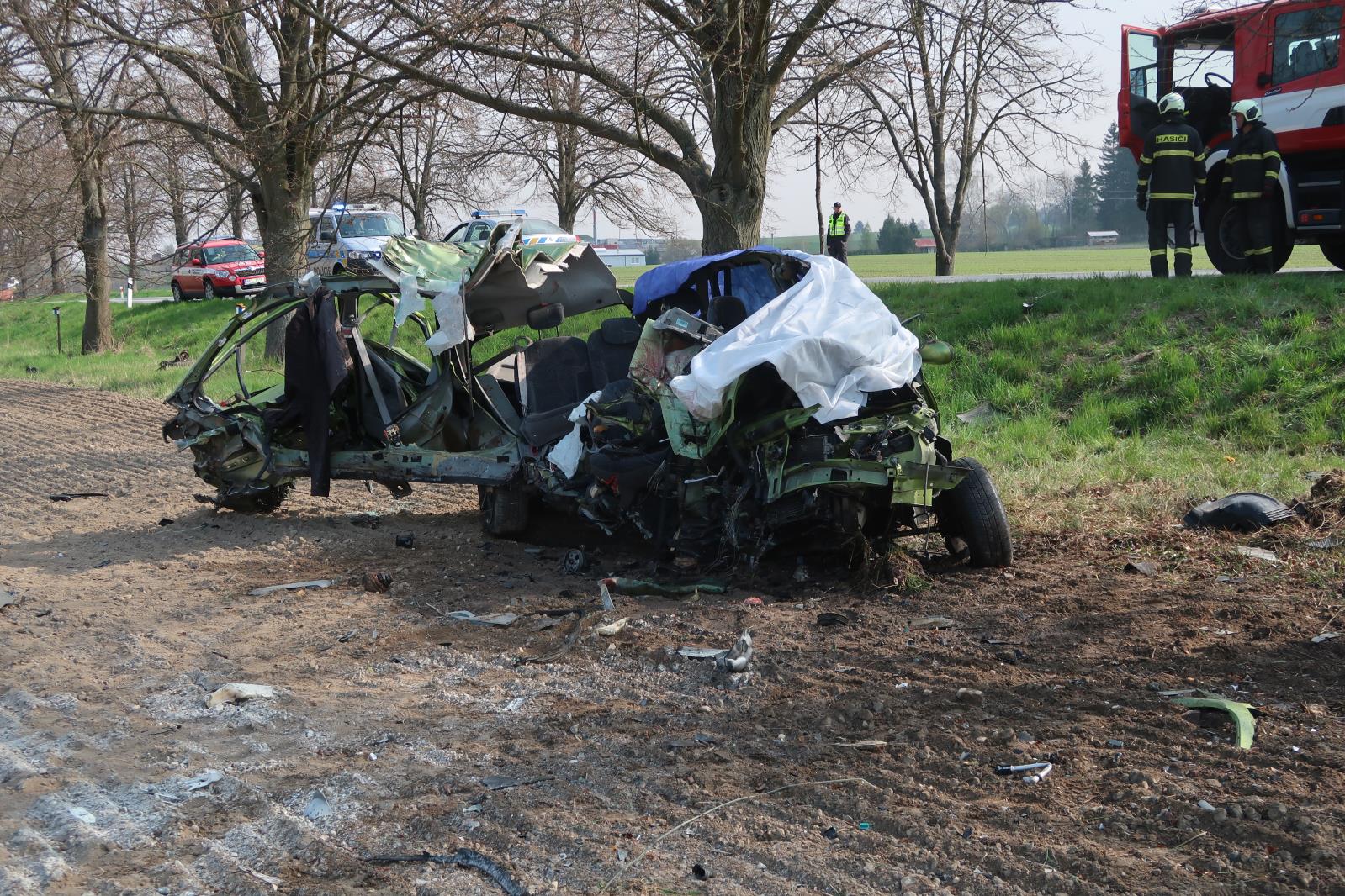 Dopravní nehoda s požárem, Klenovice - 13. 4. 2019 (1).JPG