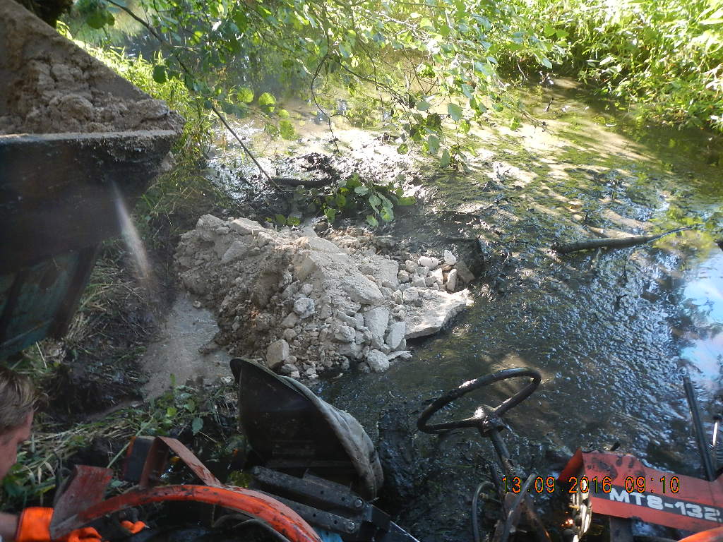 Dopravní nehoda traktoru, Blatná - 13. 9. 2016 (3).JPG