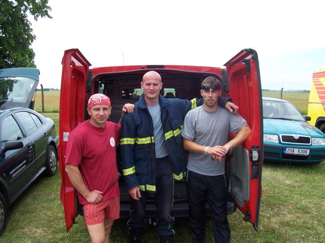 Úspěšný tým hasičů z Chrudimi - zleva: František Hegr, Jan Zindulka a Ondřej Kout