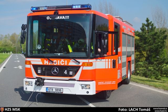 Foto menší/DNvyproštěníOstravaLach 10.JPG