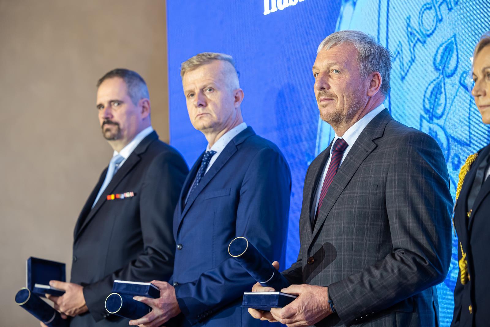 Generální ředitel hasičů předal nejvyšší ocenění Hasičského záchranného sboru České republiky