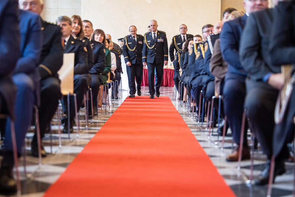Generální ředitel hasičů předal nejvyšší ocenění Hasičského záchranného sboru České republiky