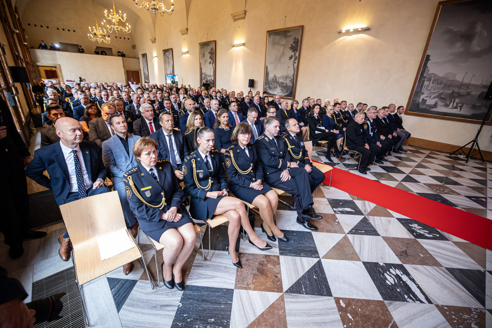 Generální ředitel hasičů předal nejvyšší ocenění Hasičského záchranného sboru České republiky