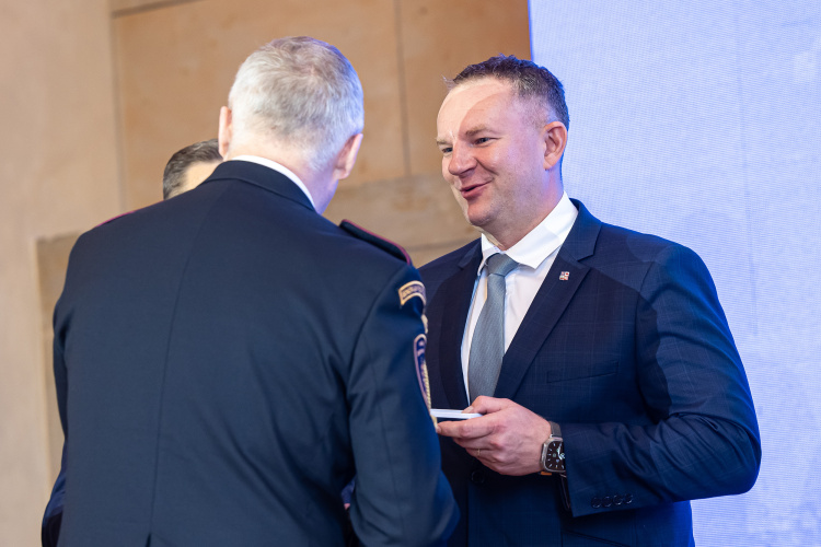 Generální ředitel hasičů předal nejvyšší ocenění Hasičského záchranného sboru České republiky