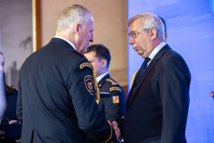 Generální ředitel hasičů předal nejvyšší ocenění Hasičského záchranného sboru České republiky