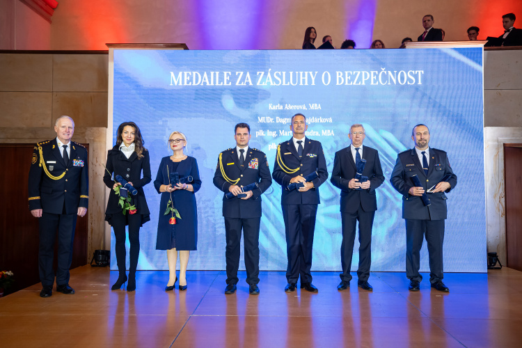 Generální ředitel hasičů předal nejvyšší ocenění Hasičského záchranného sboru České republiky