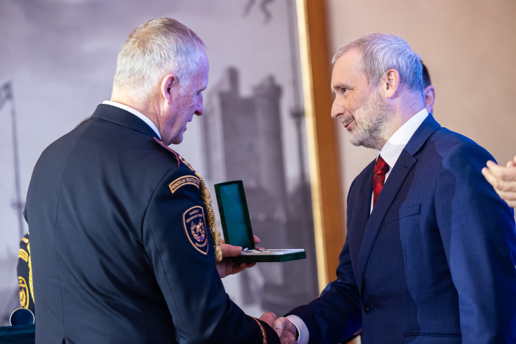 Generální ředitel hasičů předal nejvyšší ocenění Hasičského záchranného sboru České republiky