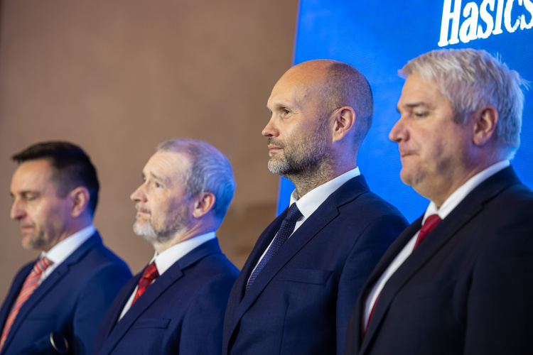 Generální ředitel hasičů předal nejvyšší ocenění Hasičského záchranného sboru České republiky