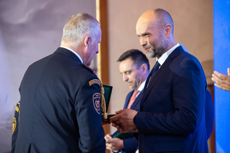 Generální ředitel hasičů předal nejvyšší ocenění Hasičského záchranného sboru České republiky