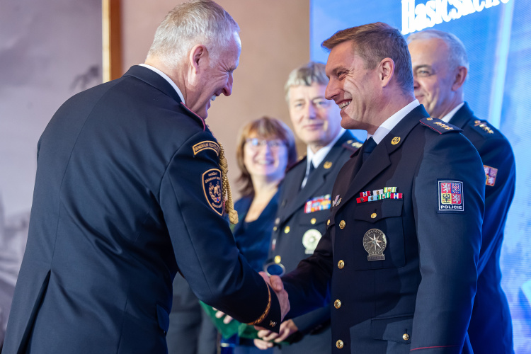 Generální ředitel hasičů předal nejvyšší ocenění Hasičského záchranného sboru České republiky