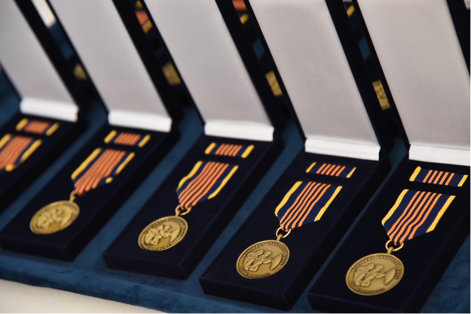 Generální ředitel ocenil osobnosti spojené se vznikem HZS ČR u příležitosti jeho 25. výročí