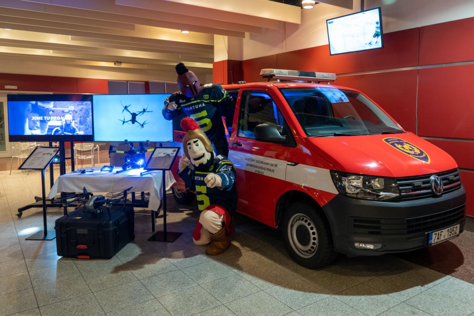 HZS ČR představuje dronový speciál a drony v O2 areně (4).jpg