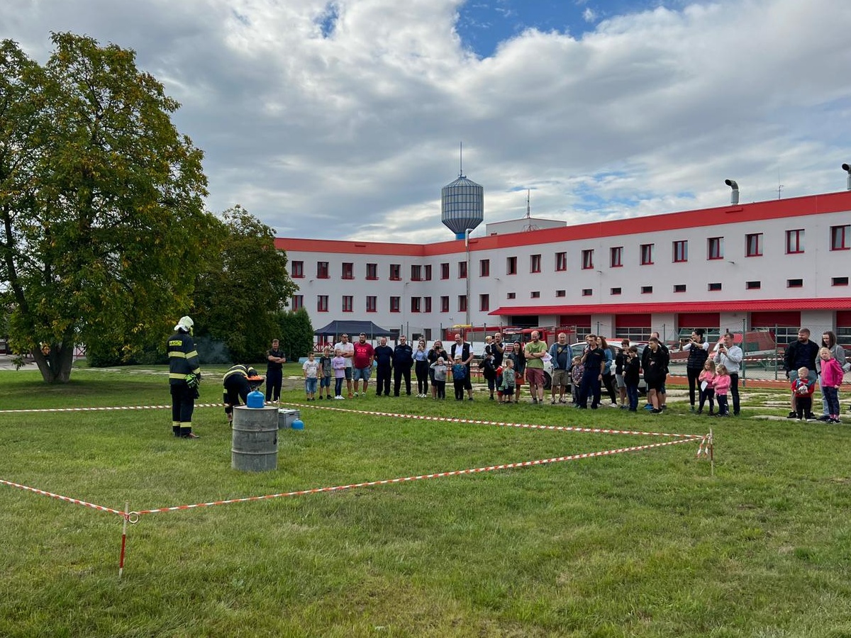 Hašení potravin na plotně.jpg