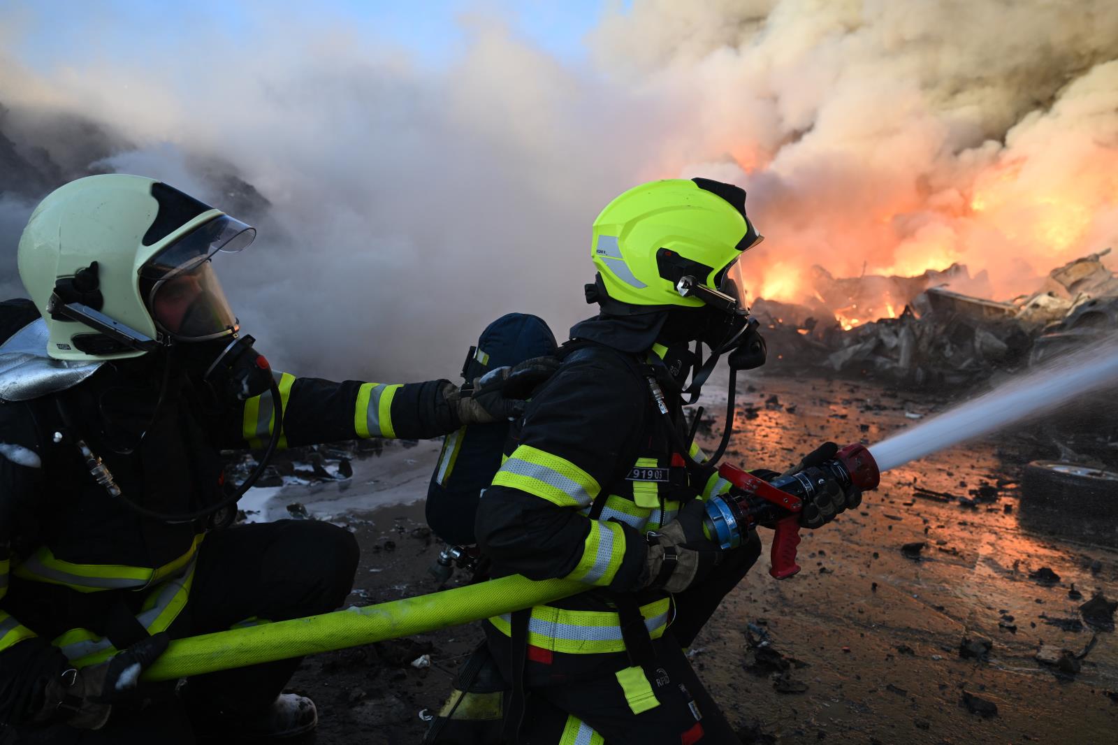 Hasiči s ČIŽP prověřili skládky, kontrolní akce odhalila pochybení i slabá místa