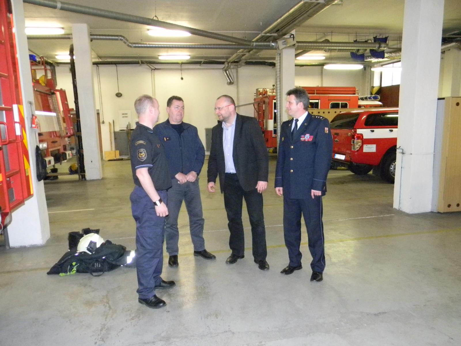 J. Bartošek na stanici v Písku - 12. 3. 2018 (8).JPG