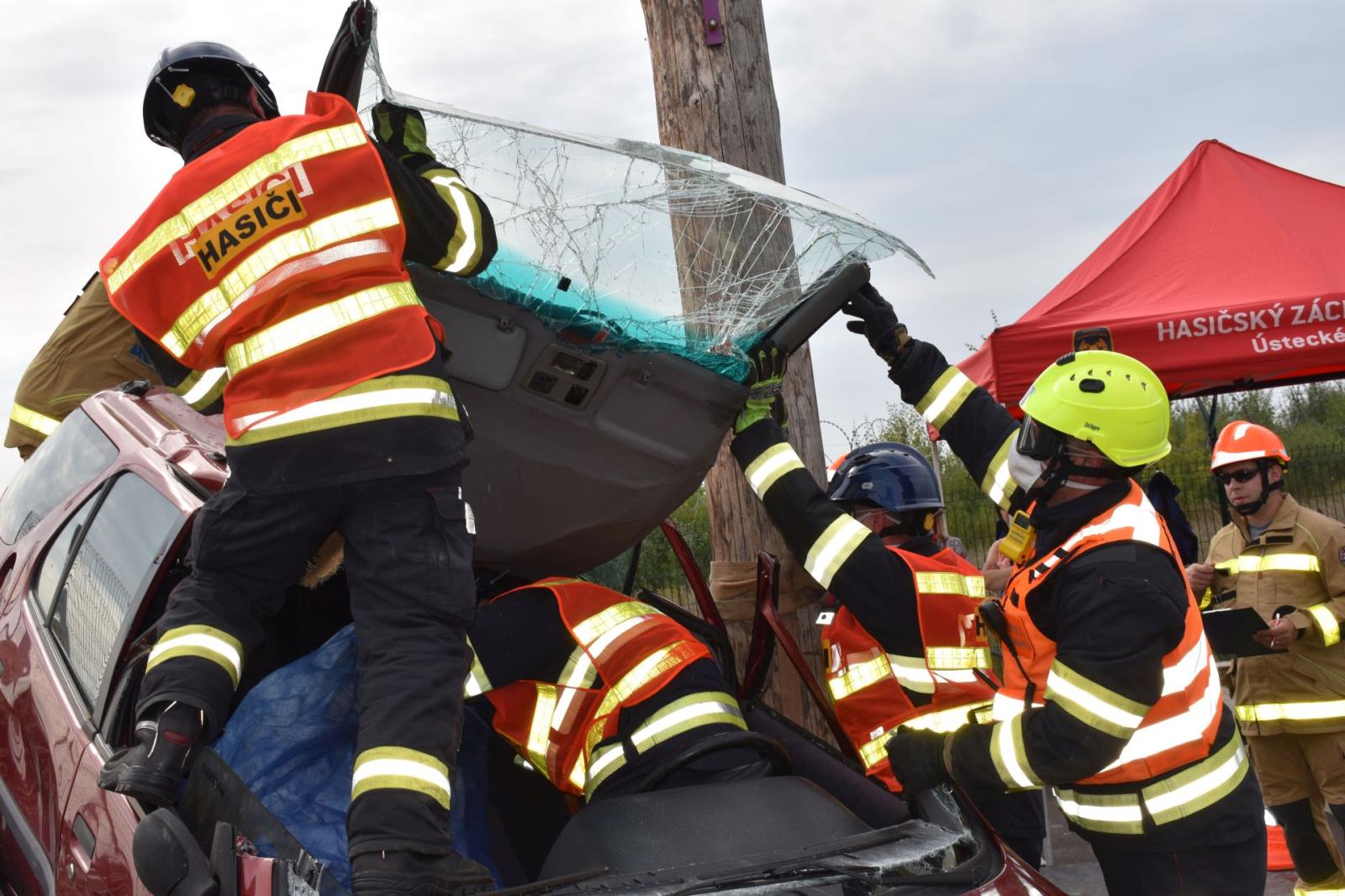 Krajská soutěž vyprošťování (9).jpg