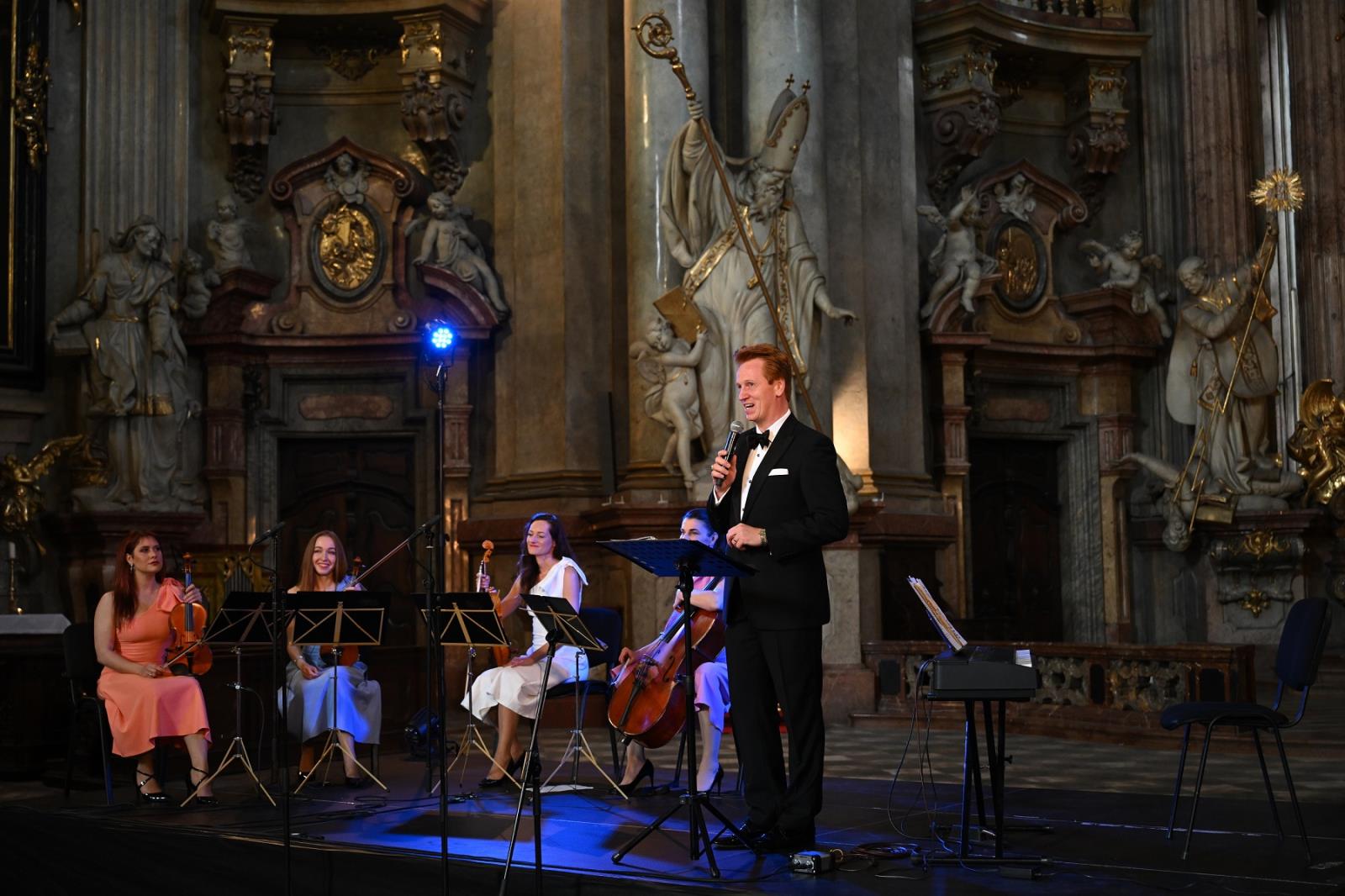 Letní hasičský koncert po roce opět zazněl v chrámu sv. Mikuláše