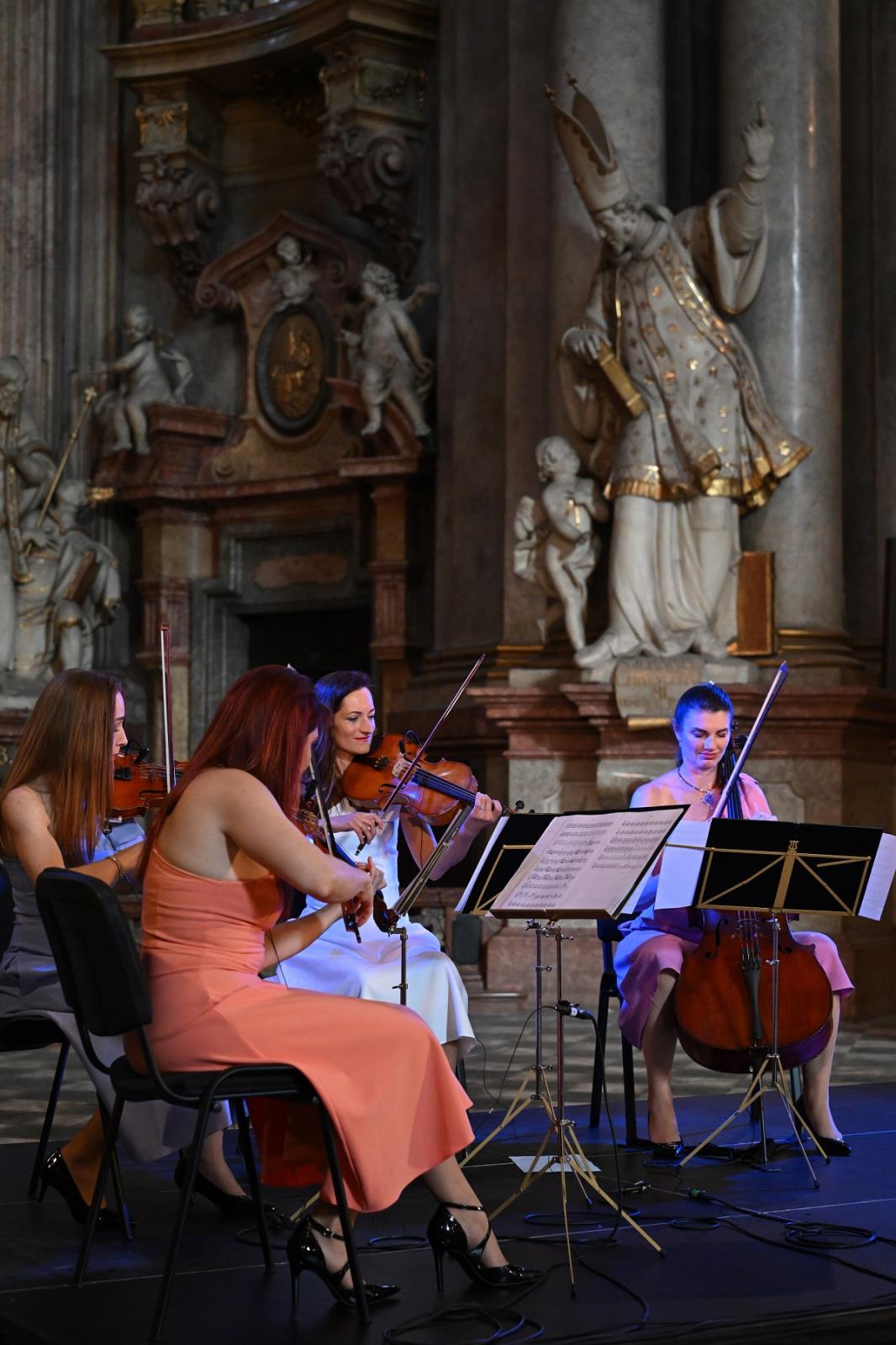 Letní hasičský koncert po roce opět zazněl v chrámu sv. Mikuláše