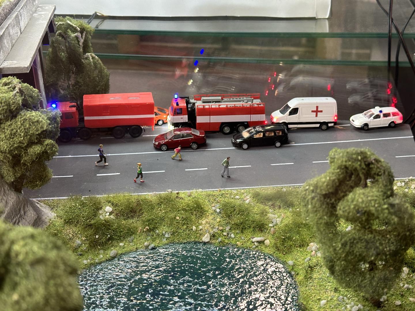 Mimořádná událost, při níž zasahují hasiči, zachycená na 3D modelu.jpg