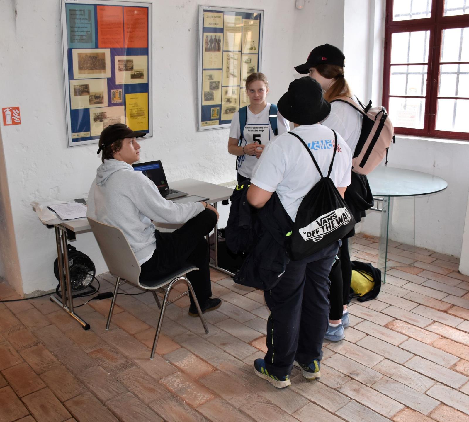 Mladý záchranář krajské kolo 23 (17).JPG