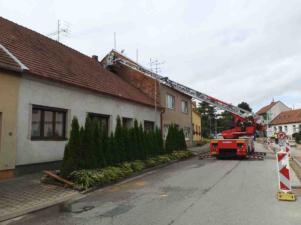 Modřice - oprava střechy.jpg