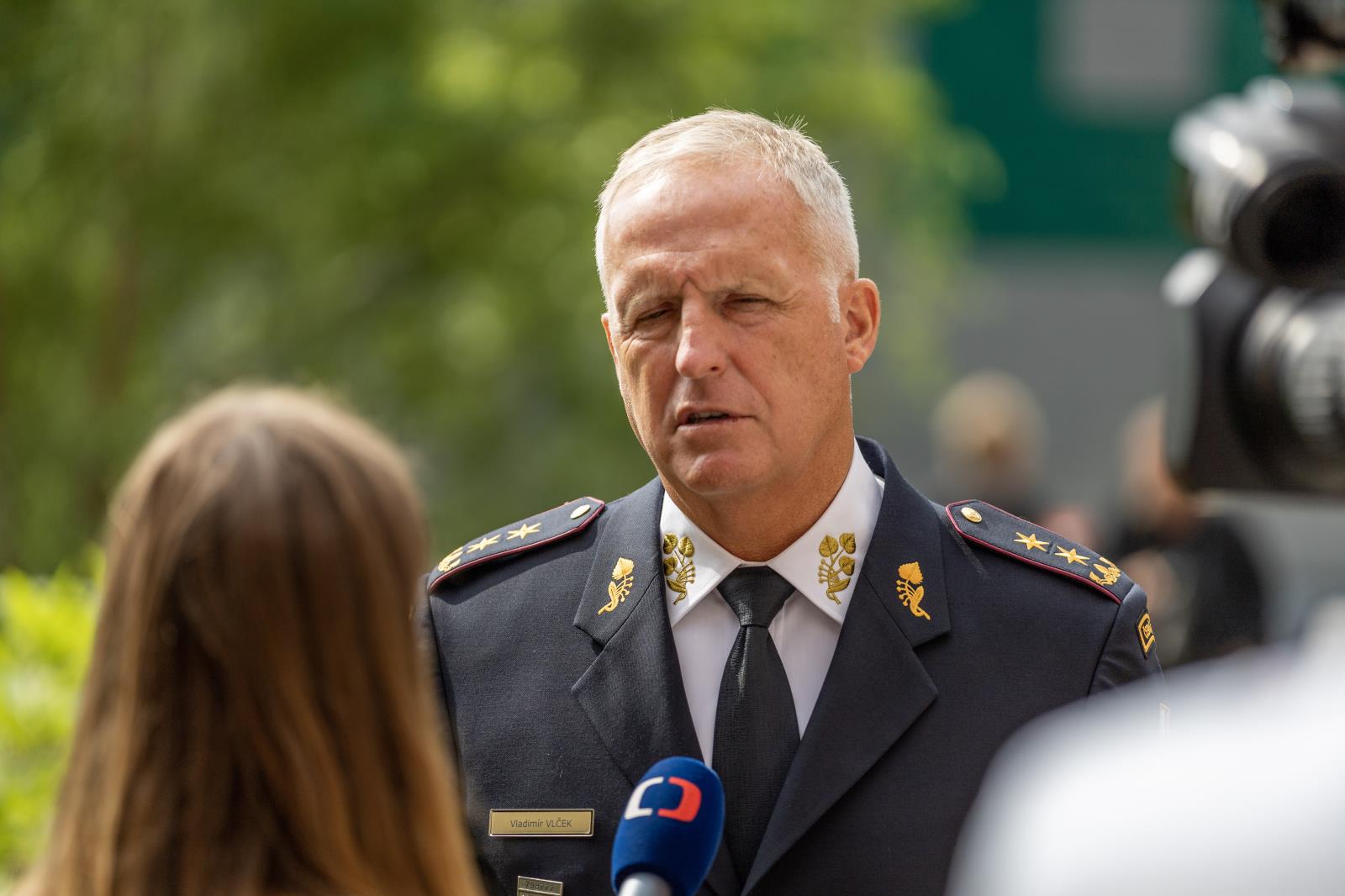 Nový generální ředitel HZS ČR genmjr. Vladimír Vlček poskytuje rozhovor médiím (2).jpg