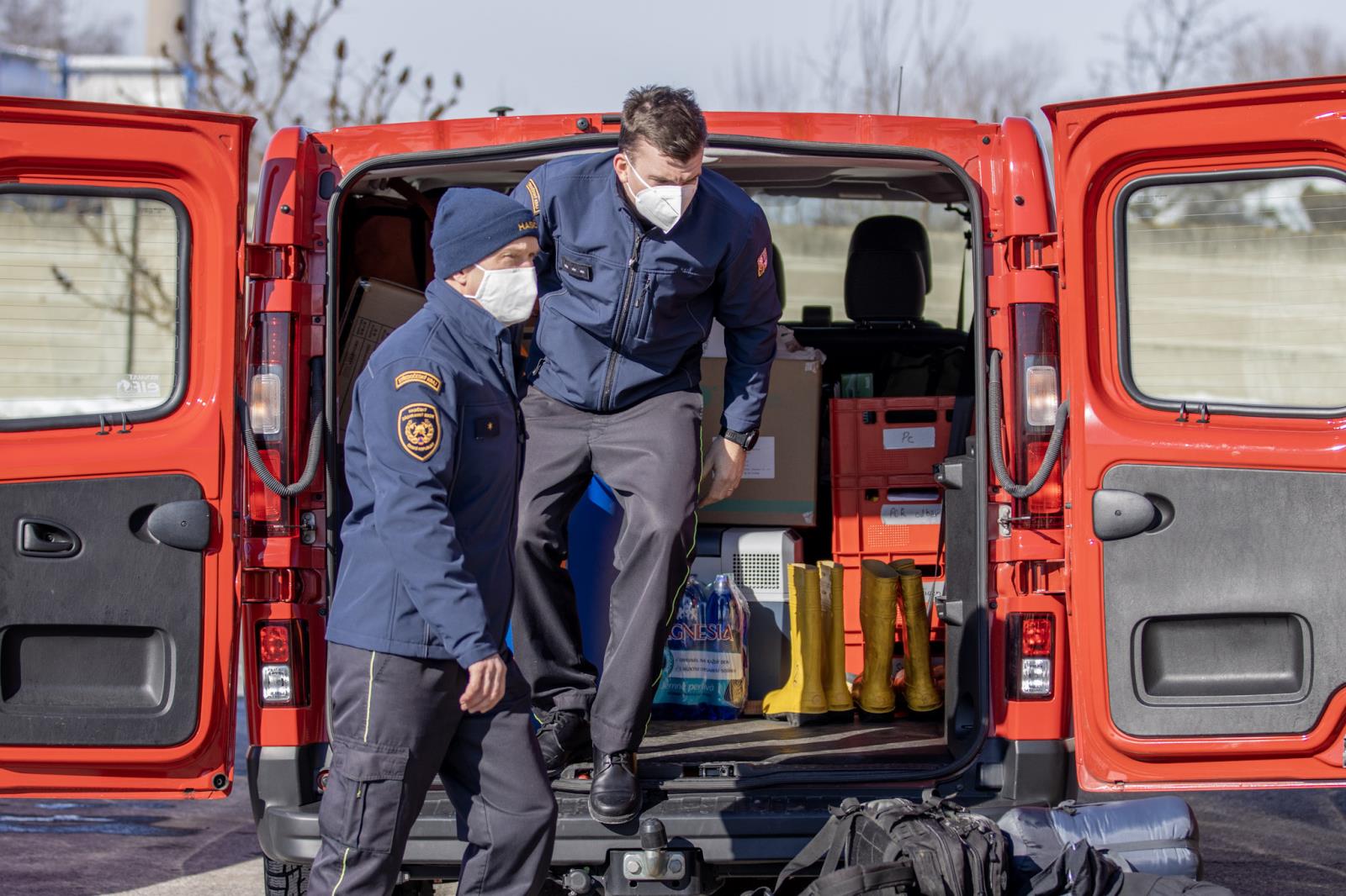 Odjezd týmů do Pomezí nad Ohří ze stanice v Říčanech