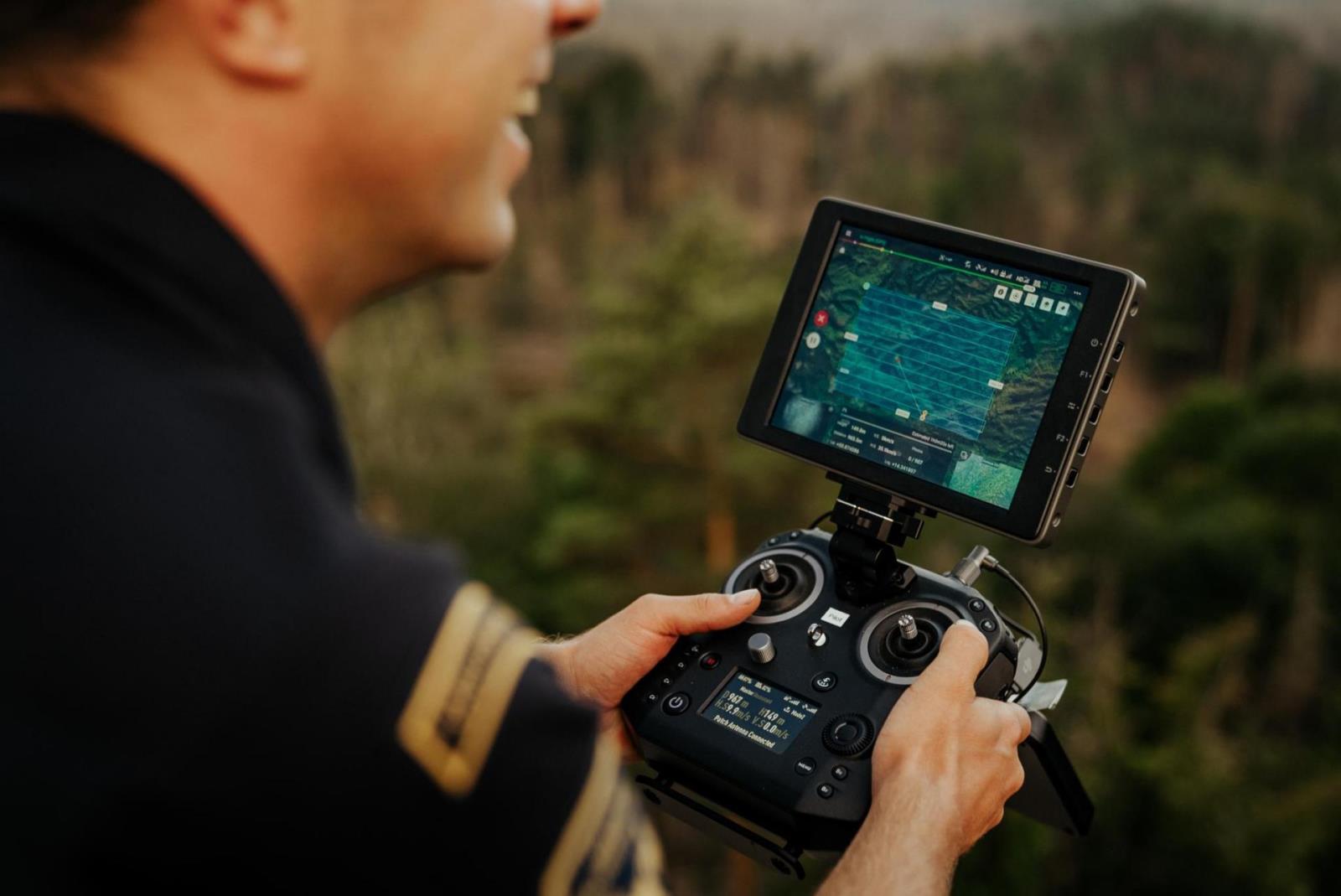 Ovládací zařízení dronu.jpg