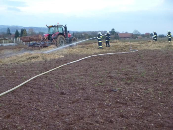 P Bukovina u Pecky (4).JPG