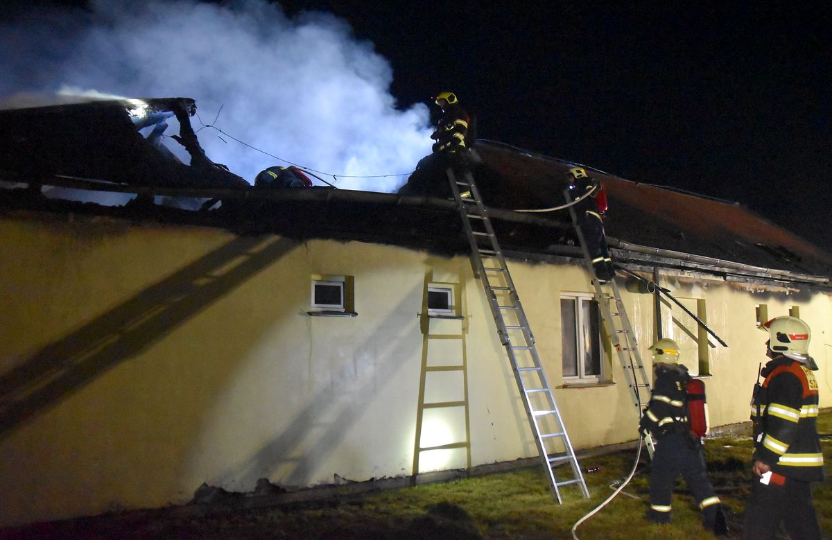 Požár ubytovny v Chebu_KVK (2).jpg