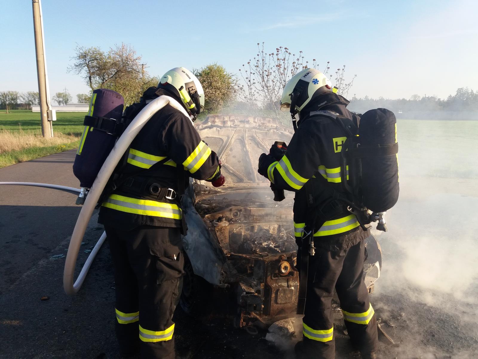 Požár OA, Červený Dvůr - 27. 4. 2018 (2).jpg
