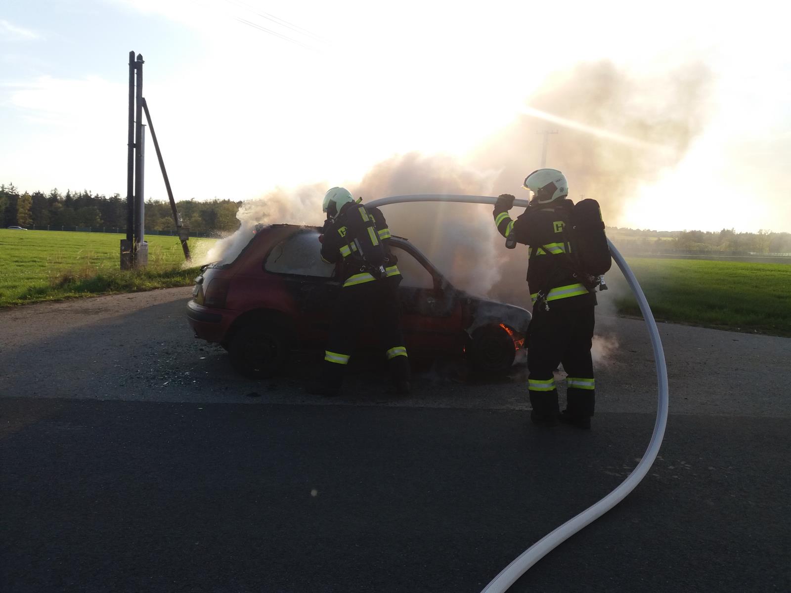 Požár OA, Červený Dvůr - 27. 4. 2018 (6).jpg